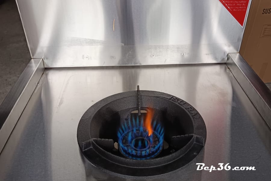 Bếp 36 bàn giao thiết bị bếp công nghiệp tận nơi cho khách hàng!